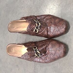 Andiamo clogs size 9